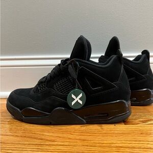 Jordan Black Sneakers